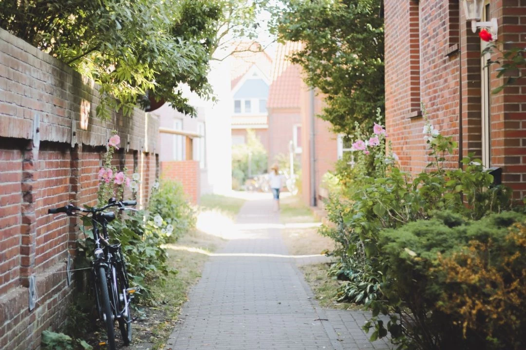 Is a right of way that grants access at all times, for all purposes as unlimited as it appears?